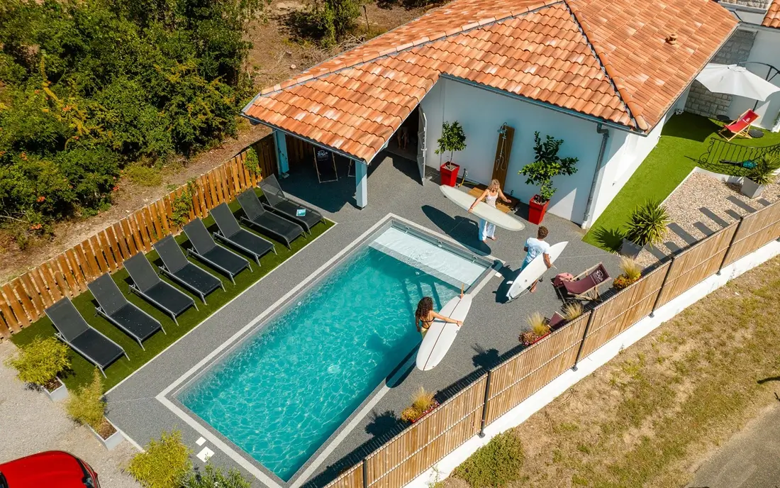 Surfhouse Moliets Surfcamp mit Pool