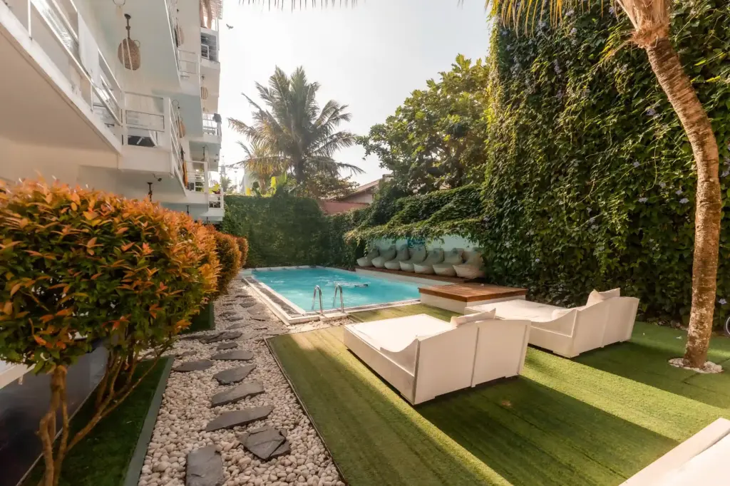 The Surfer Weligama Poolbereich_compressed