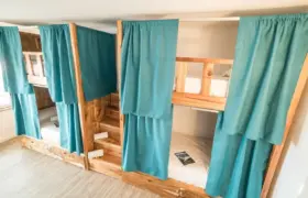 6er Mehrbettzimmer im Beachfront Surfcamp Caparica