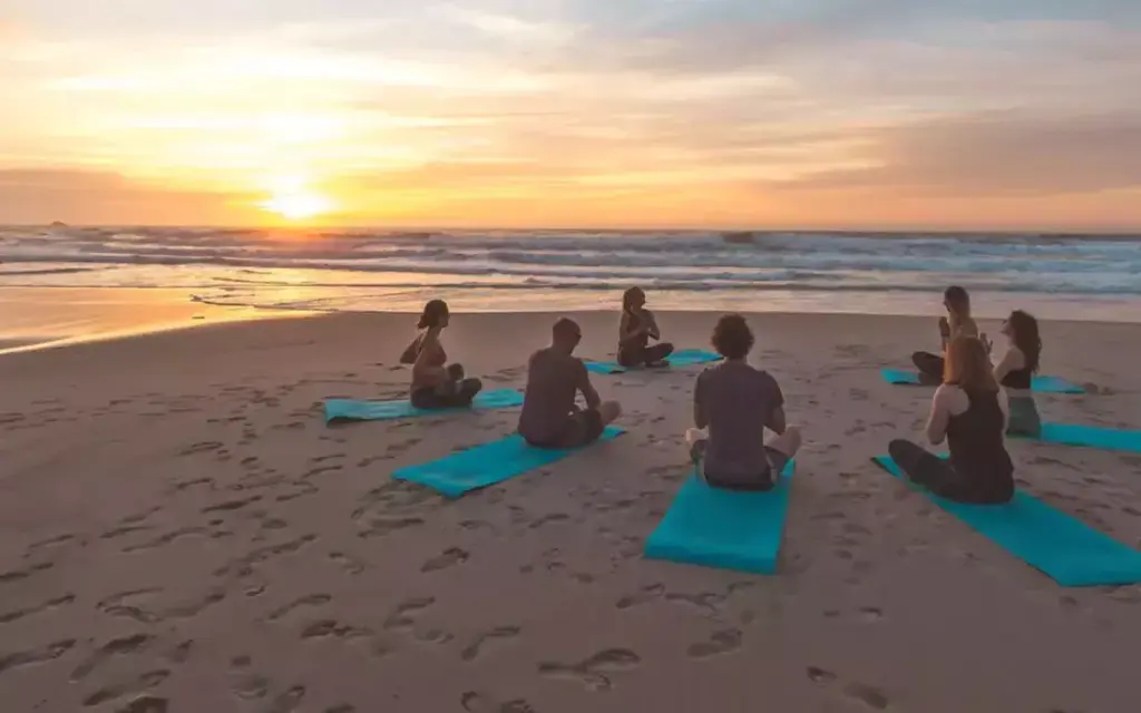 csm_puresurfcamps-surfcamp-peniche-portugal-strand-yoga_64349b17d3