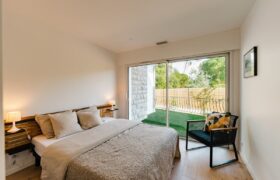 Surfhouse Moliets Doppelzimmer mit Garten