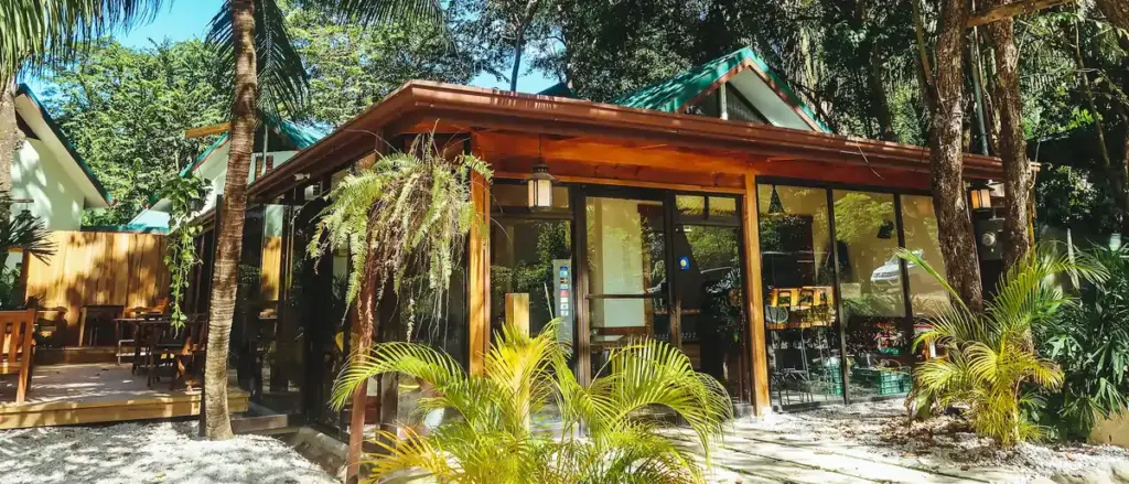 wellenreiten-zopilote-surfcamp-costa-rica-restaurant