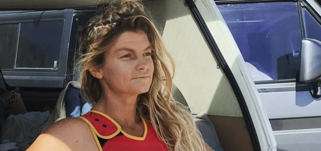 Leah-Dawson-Surfikone