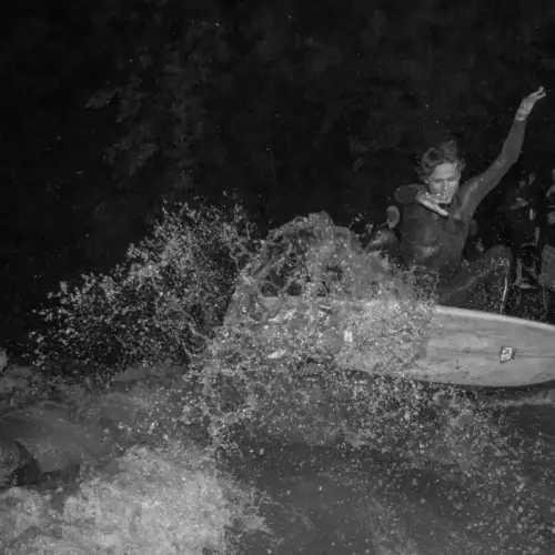 Luca_Holy_Eisbach_Air