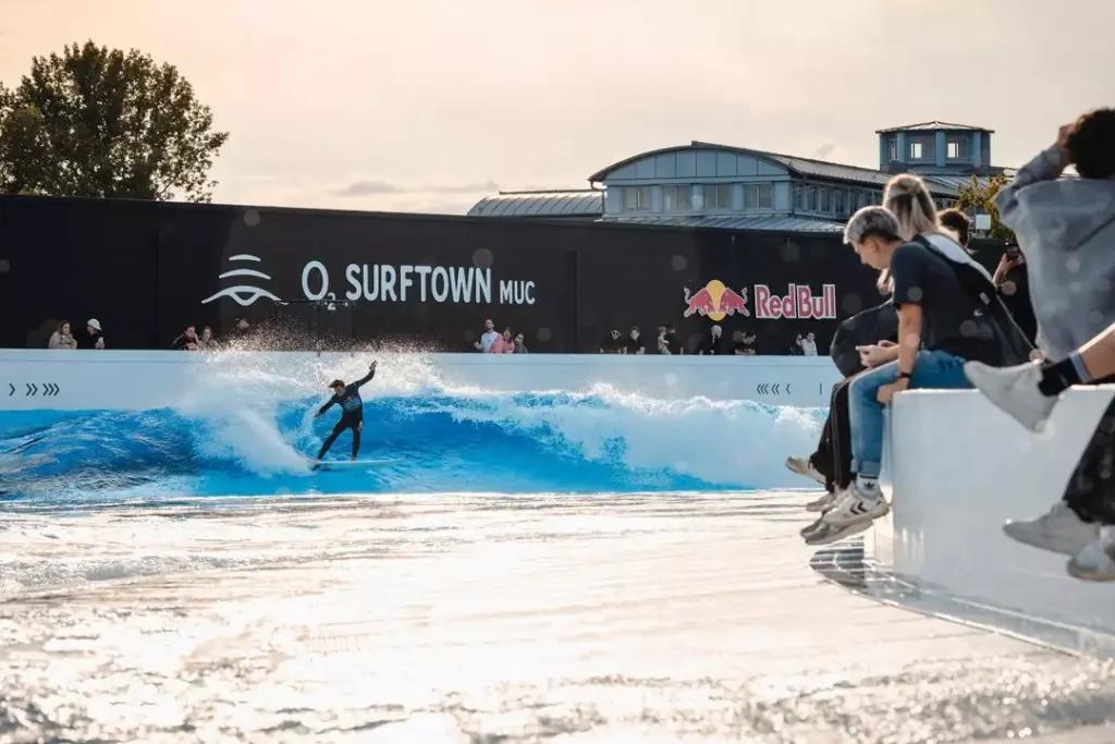 wellenreiten-mag-online-red-bull-pool-clash-2025-Impressionen2