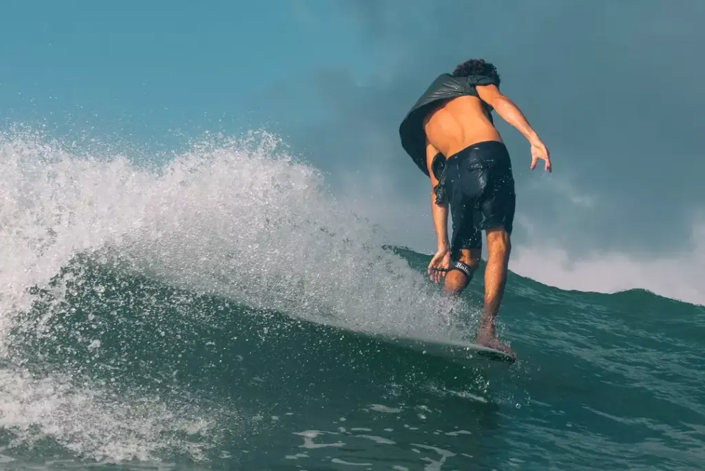 wellenreiten-surfen-magazin-print-surf-online-news-surfwelt-lifestyle-surfbrett-wellen-meer-ozean-natur-lebensstil-matze-ried-behind-the-lens-3_fd1d81fc74